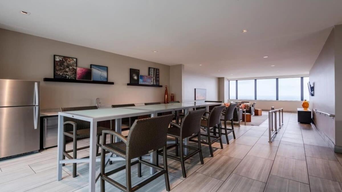 26Th Fl Bold Cozysuites With Pool, Gym Dallas Dış mekan fotoğraf